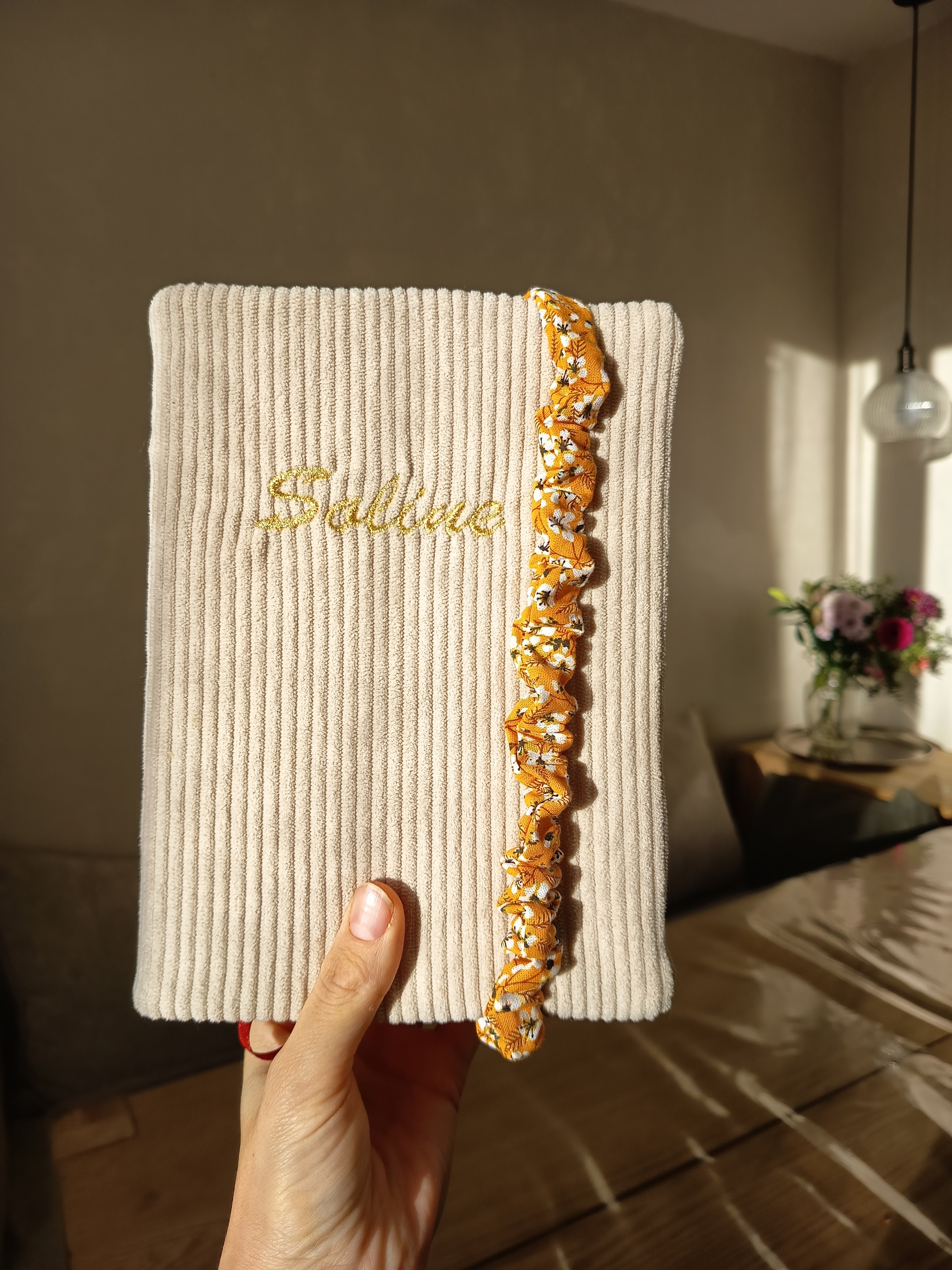 Protège-Livre à Froufrou à personnalisé- Fait main-