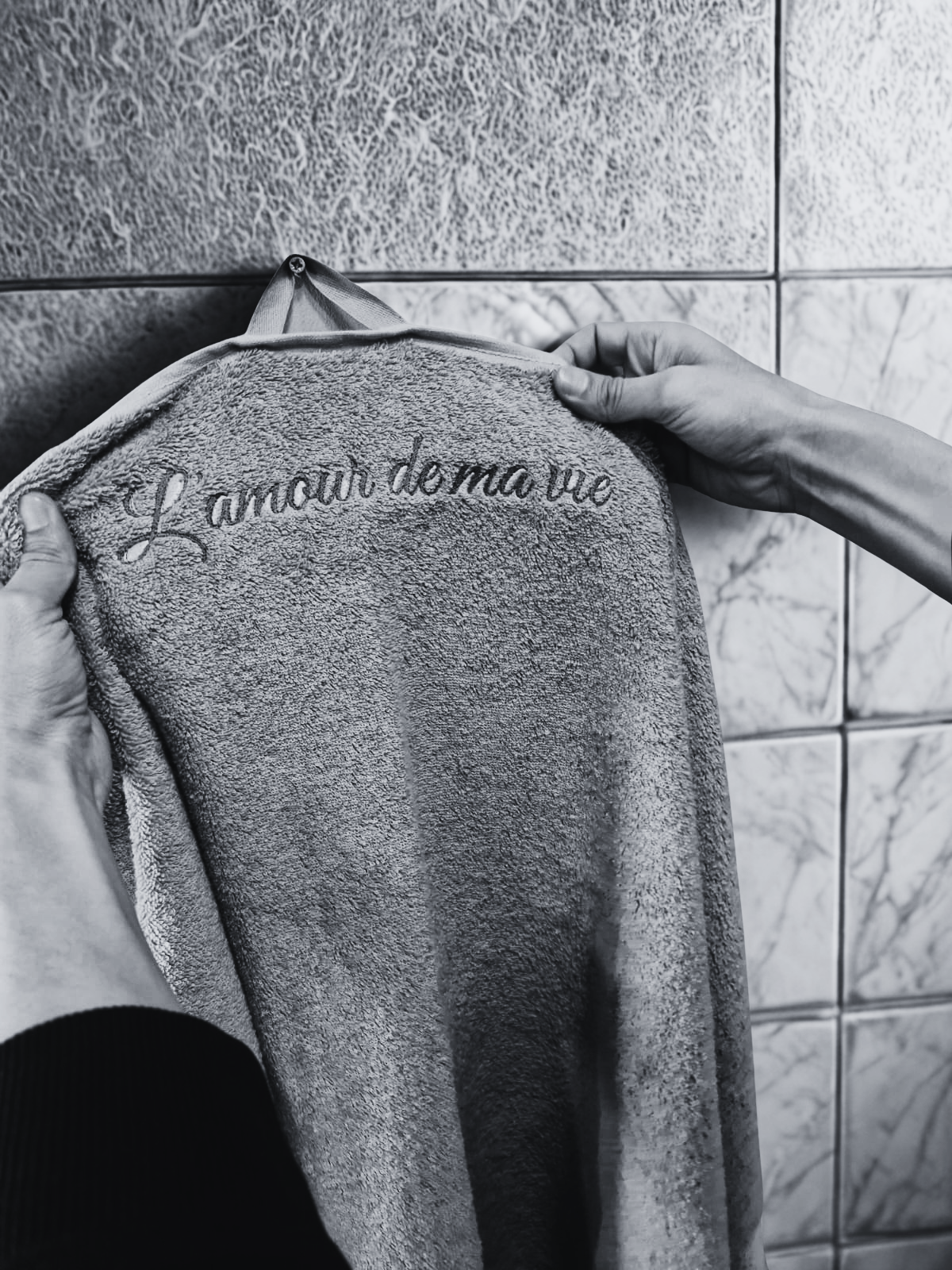 Grande serviette de bain personnalisée – prénom ou message brodé – 70x140 cm – coton épais 670 g/m²